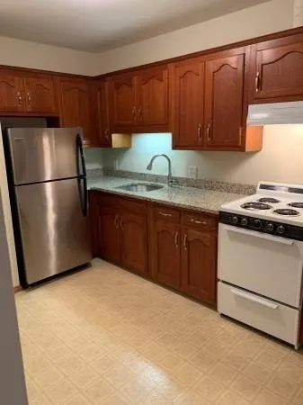 1 bed, 1 bath apartment for rent at 29 Leo Ln Unit 0, Avon — photo 2 of 8