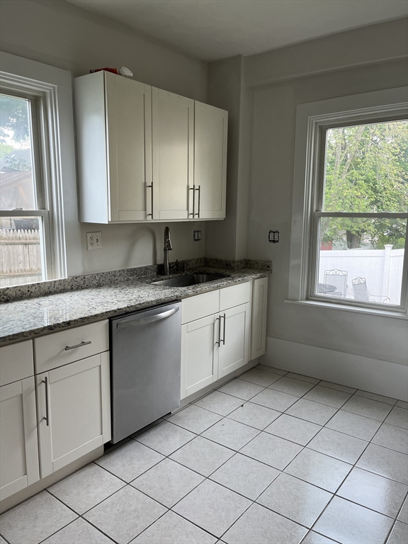 2 bed, 1 bath apartment for rent at 29 Lincoln St Unit 1, Stoneham — photo 9 of 20