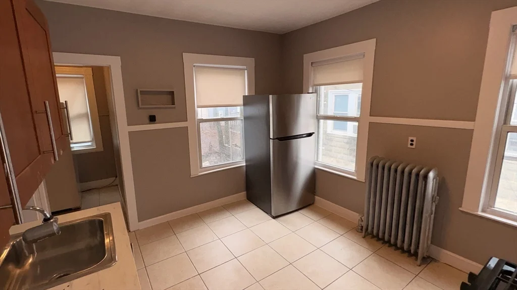3 bed, 1 bath apartment for rent at 29 Lincoln St Unit 2, Malden — photo 9 of 12
