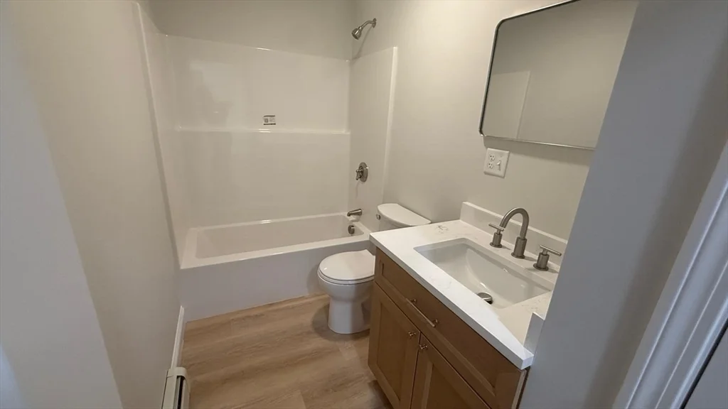4 bed, 1 bath apartment for rent at 29 Lynn St Unit 2, Lawrence — photo 9 of 23
