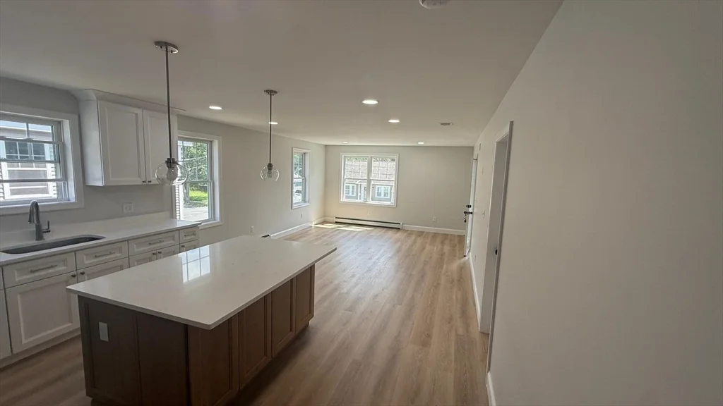 4 bed, 1 bath apartment for rent at 29 Lynn St Unit 2, Lawrence — photo 4 of 23