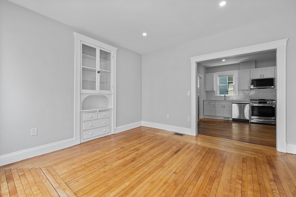 4 bed, 1 bath apartment for rent at 29 Magnolia St Unit 2, Dorchester — photo 5 of 18