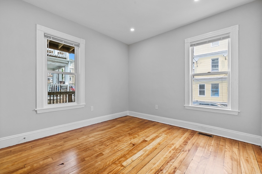 4 bed, 1 bath apartment for rent at 29 Magnolia St Unit 2, Dorchester — photo 11 of 18