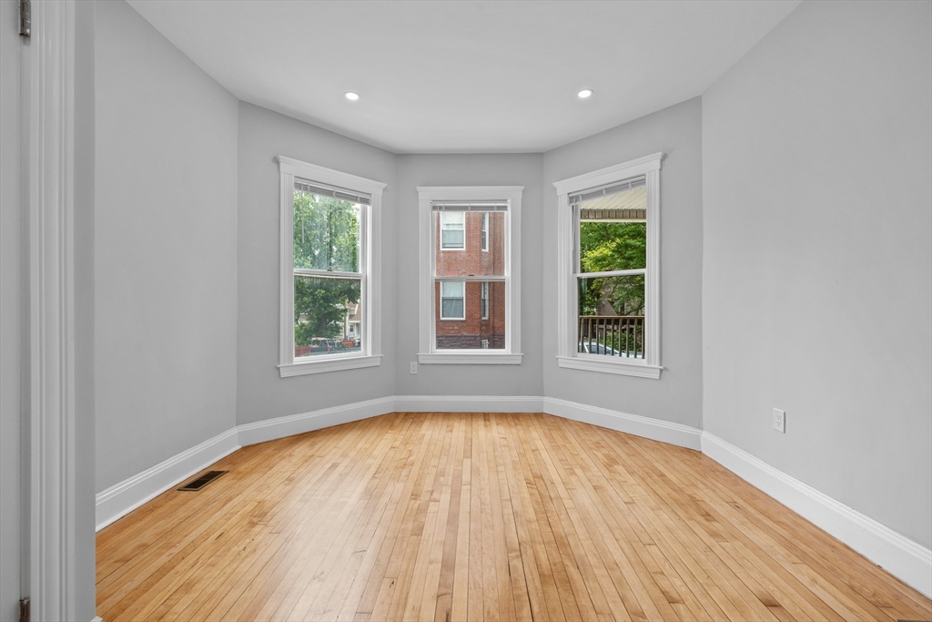 4 bed, 1 bath apartment for rent at 29 Magnolia St Unit 2, Dorchester — photo 2 of 18