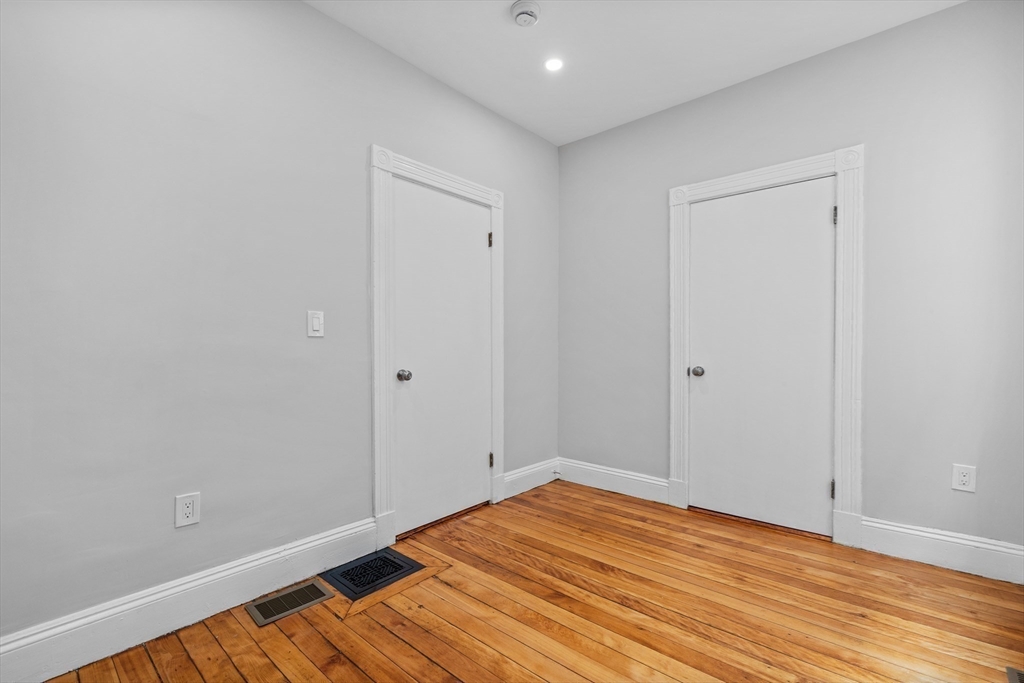 4 bed, 1 bath apartment for rent at 29 Magnolia St Unit 2, Dorchester — photo 15 of 18
