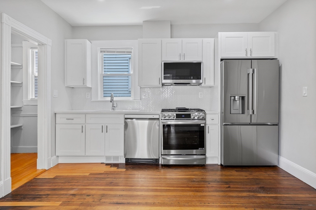 4 bed, 1 bath apartment for rent at 29 Magnolia St Unit 2, Dorchester — photo 6 of 18