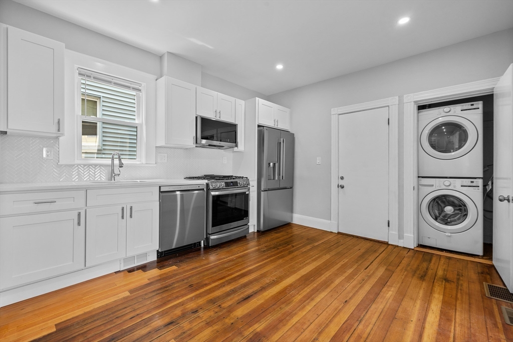 4 bed, 1 bath apartment for rent at 29 Magnolia St Unit 2, Dorchester — photo 8 of 18