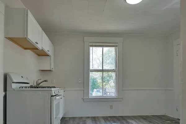 1 bed, 1 bath apartment for rent at 29 Maple St Unit 29-1L, South Side — photo 3 of 6
