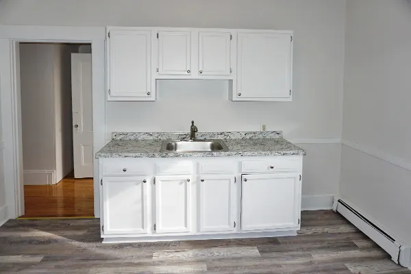 1 bed, 1 bath apartment for rent at 29 Maple St Unit 29-2L, South Side — photo 5 of 10
