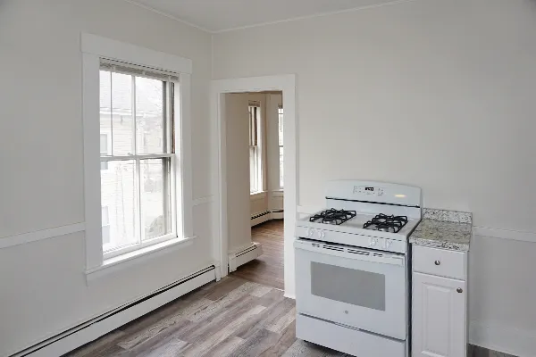 1 bed, 1 bath apartment for rent at 29 Maple St Unit 29-2L, South Side — photo 6 of 10