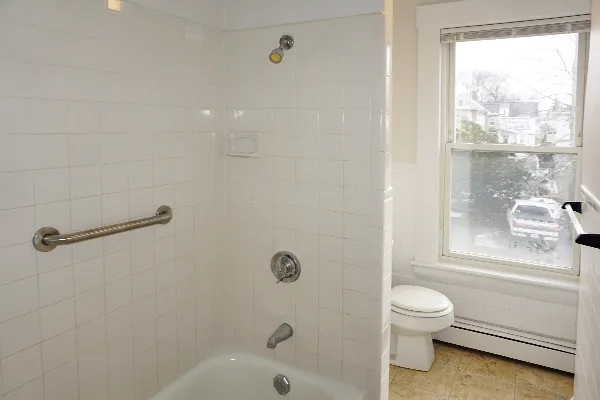 1 bed, 1 bath apartment for rent at 29 Maple St Unit 29-2L, South Side — photo 3 of 10