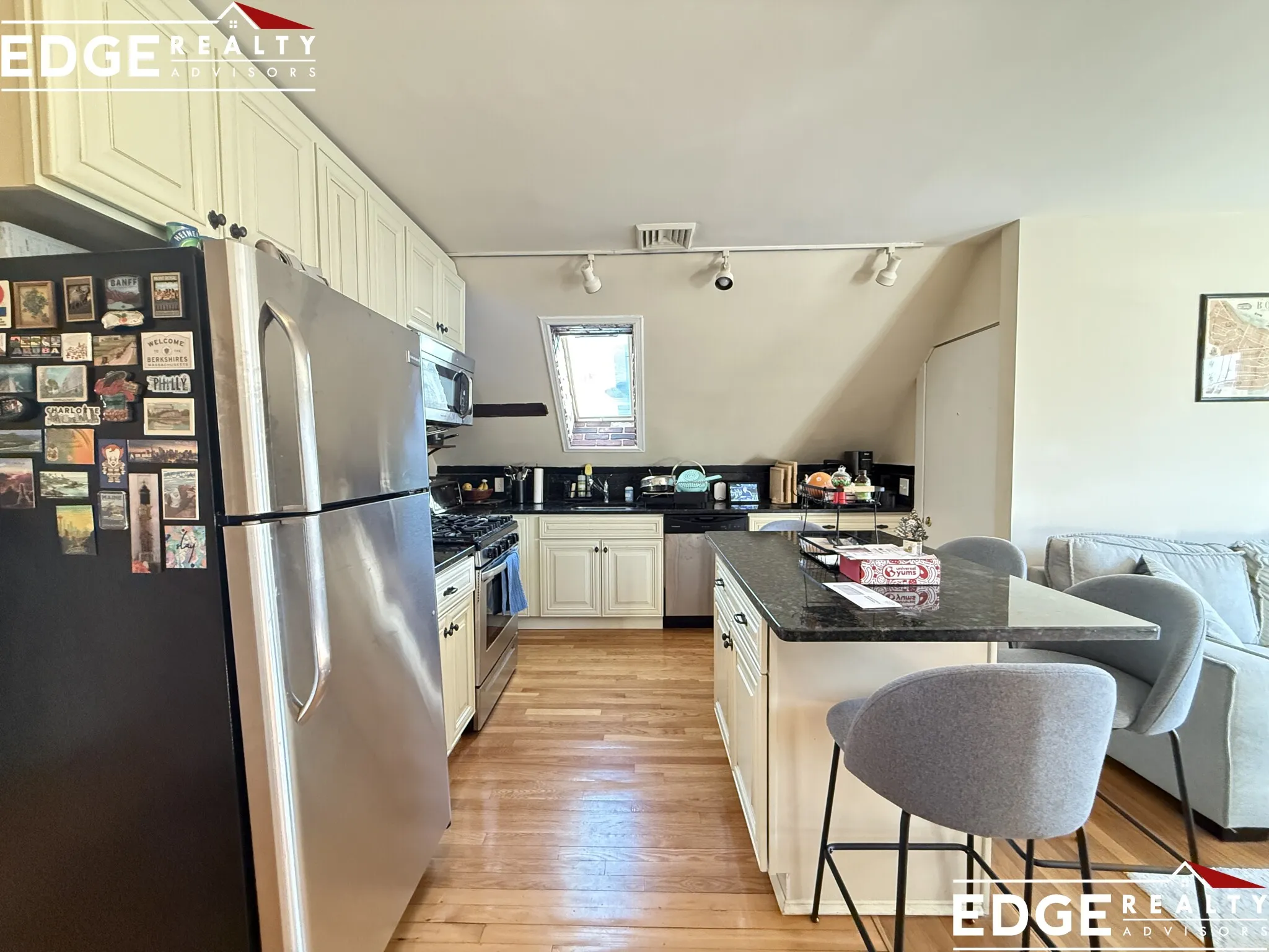 2 bed, 1 bath apartment for rent at 29 Mapleton St Unit 3, Brighton — photo 2 of 9