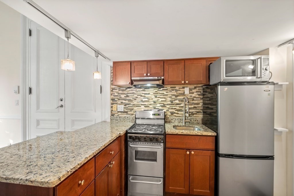 1 bed, 1 bath apartment for rent at 29 Marlborough St Unit 3, Back Bay — photo 6 of 11