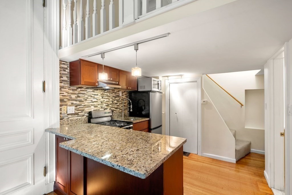 1 bed, 1 bath apartment for rent at 29 Marlborough St Unit 3, Back Bay — photo 5 of 11
