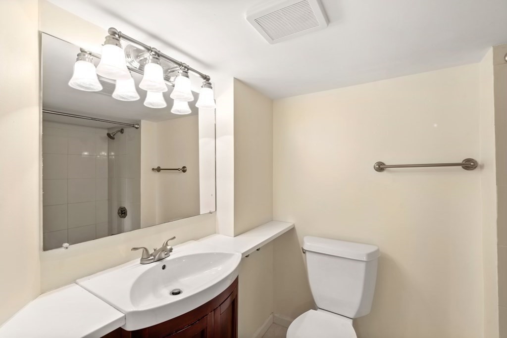 1 bed, 1 bath apartment for rent at 29 Marlborough St Unit 3, Back Bay — photo 10 of 11