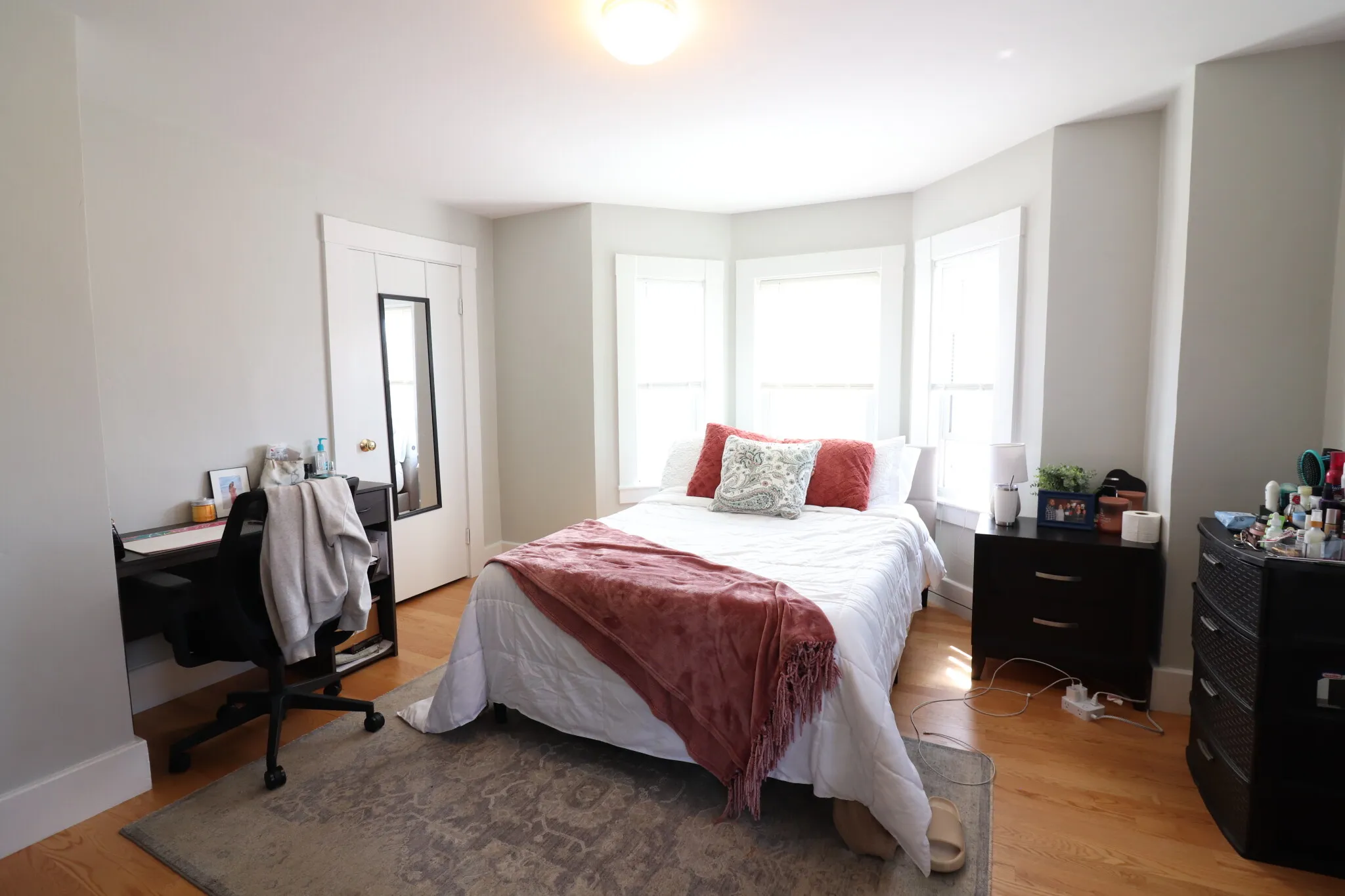 3 bed, 1 bath apartment for rent at 29 Mckenn St Unit 02, The Chemistry