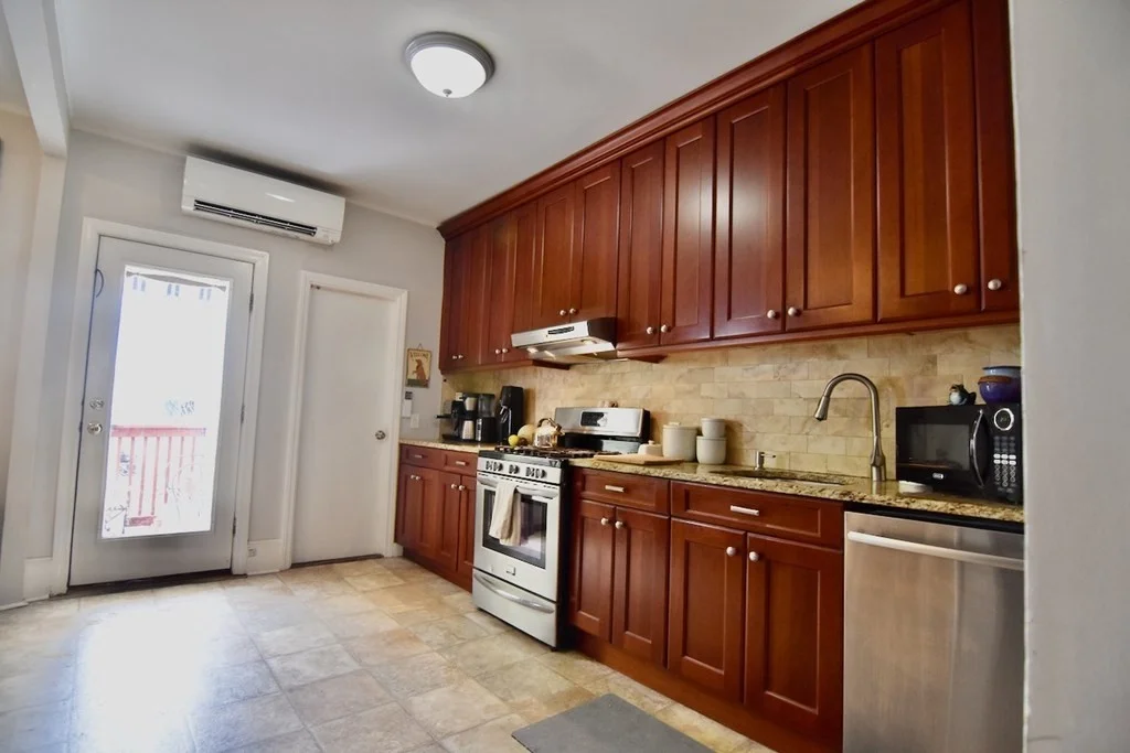 3 bed, 1 bath apartment for rent at 29 Mercer St Unit 2, South Boston — photo 8 of 27