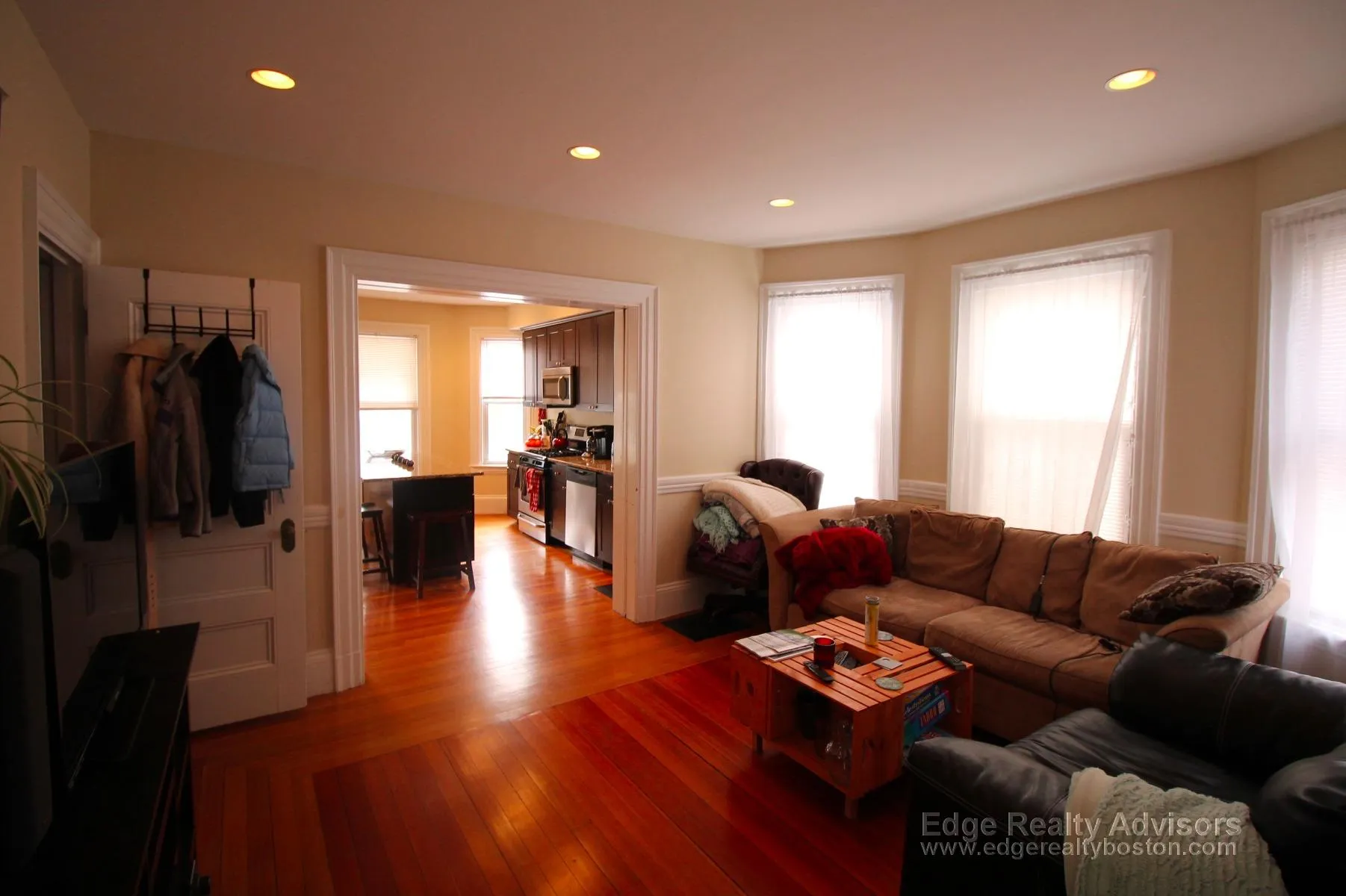5 bed, 2 bath apartment for rent at 29 Montcalm Ave Unit 1, Brighton — photo 6 of 11