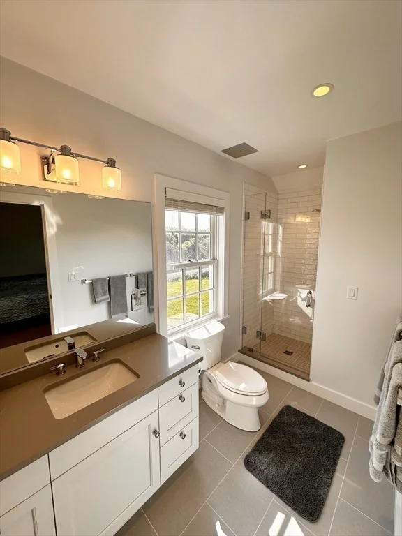 4 bed, 4+ bath apartment for rent at 29 Nonantum Ave, Surfside — photo 20 of 42