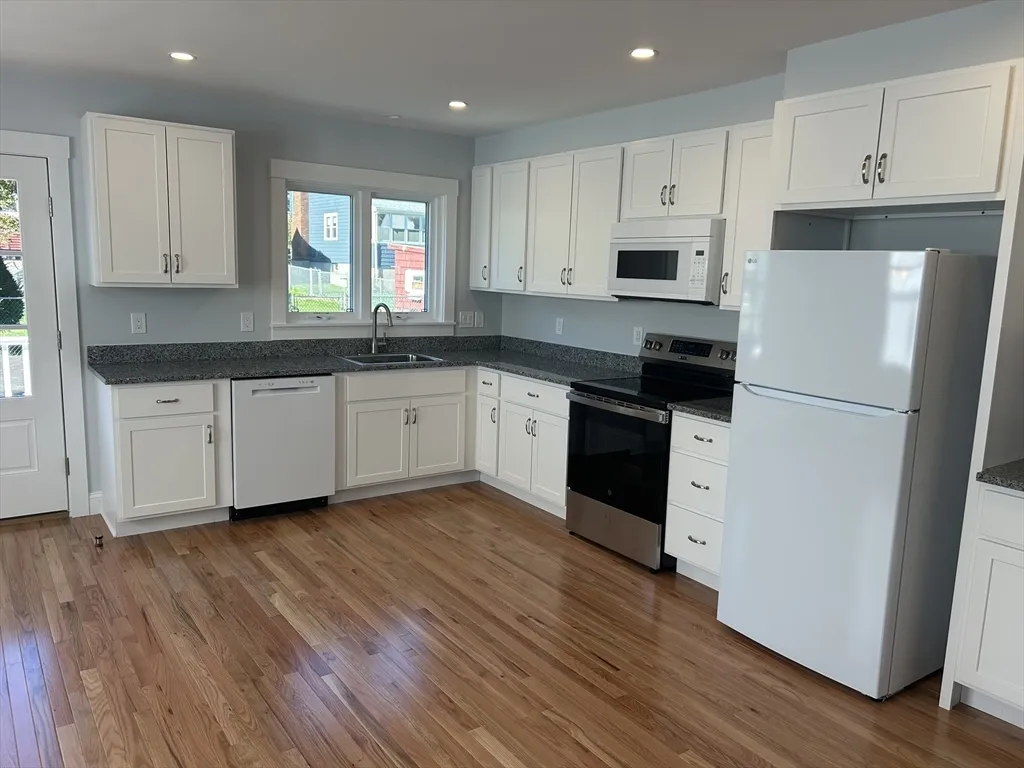 3 bed, 3 bath apartment for rent at 29 Orange St Unit 29, Roslindale — photo 4 of 24