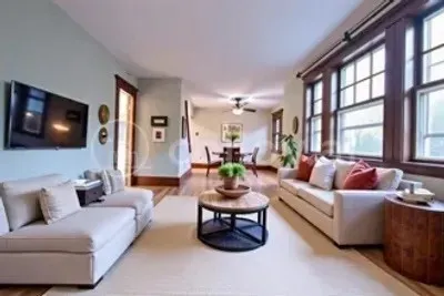 3 bed, 2 bath apartment for rent at 29 Oval Rd, Quincy — photo 1 of 11