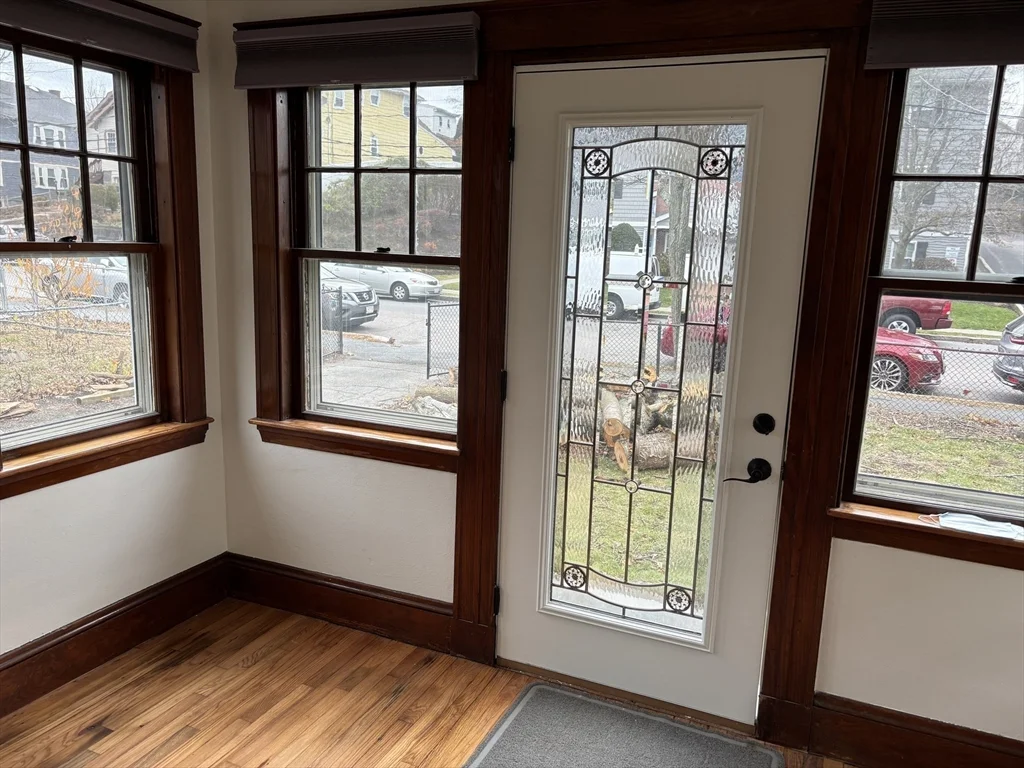 2 bed, 1 bath apartment for rent at 29 Oval Rd Unit 1st floor, Quincy — photo 2 of 9