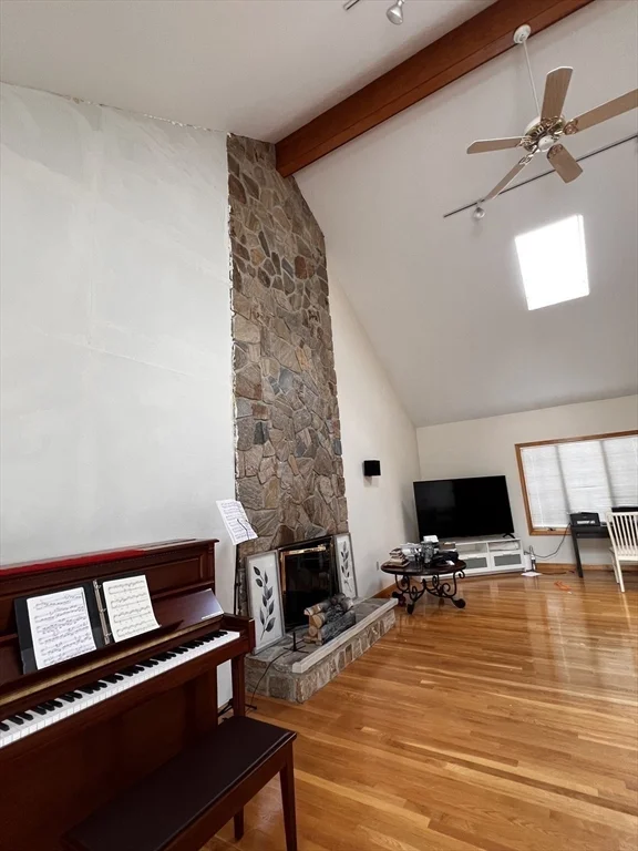 4 bed, 3 bath apartment for rent at 29 Page Rd, Weston — photo 10 of 25