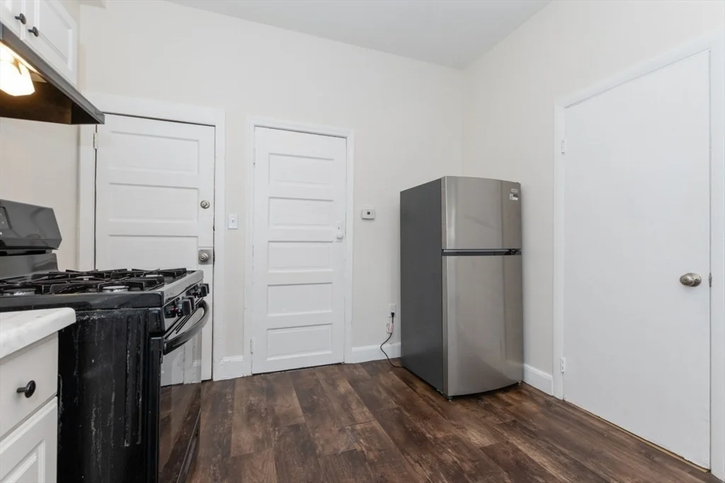 1 bed, 1 bath apartment for rent at 29 Palmer St Unit 2, Salem — photo 10 of 18