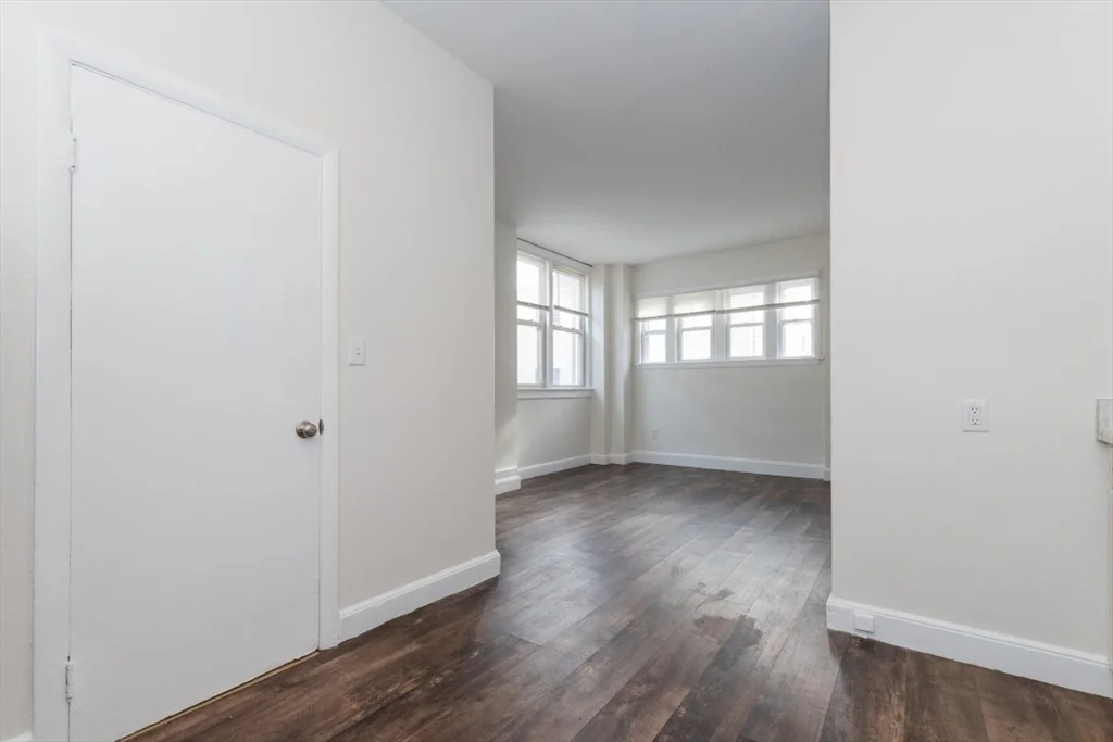1 bed, 1 bath apartment for rent at 29 Palmer St Unit 2, Salem — photo 4 of 18