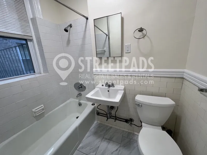 1 bed, 1 bath apartment for rent at 29 Park Dr Unit 12, Fenway — photo 13 of 20