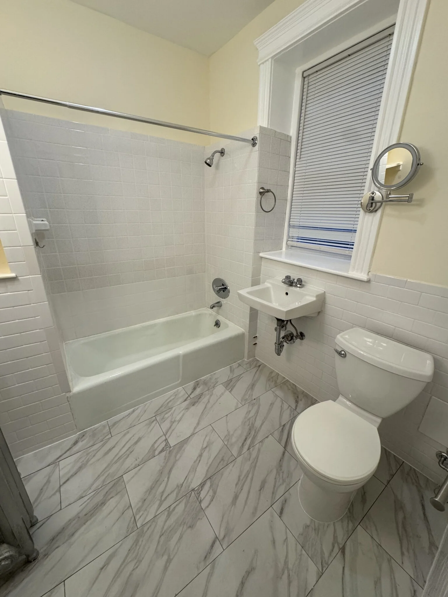 1 bed, 1 bath apartment for rent at 29 Park Dr Unit 14, Fenway — photo 1 of 9