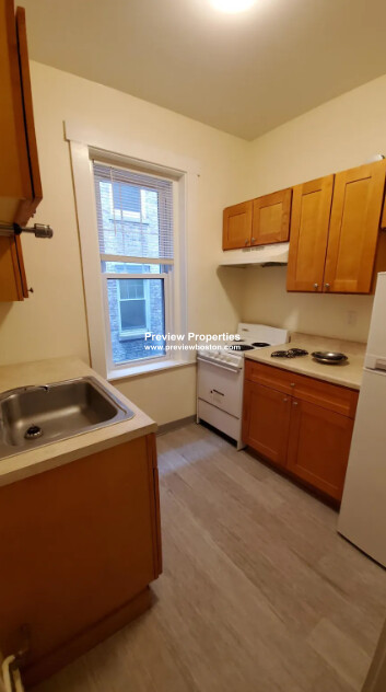 1 bed, 1 bath apartment for rent at 29 Park Dr Unit 17P, Fenway — photo 5 of 7