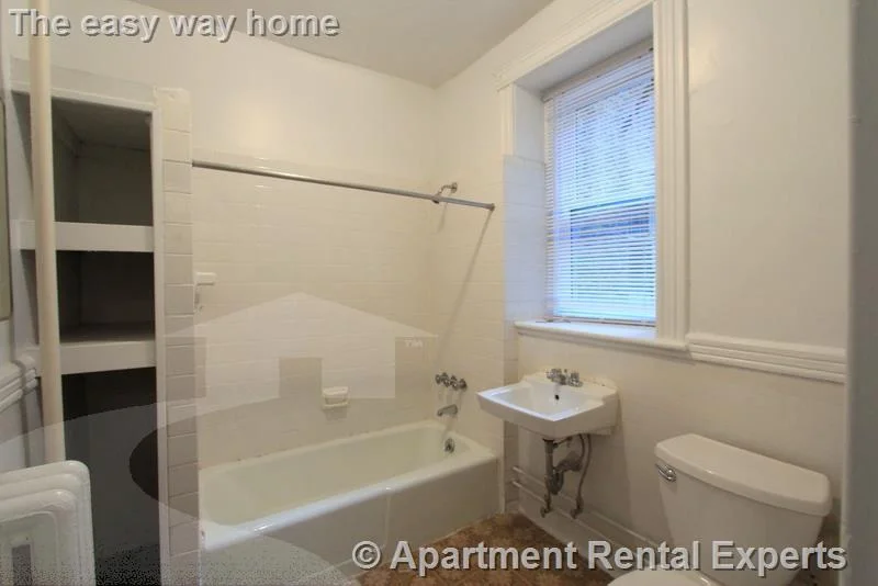 1 bed, 1 bath apartment for rent at 29 Park Dr Unit 19, Fenway — photo 5 of 9