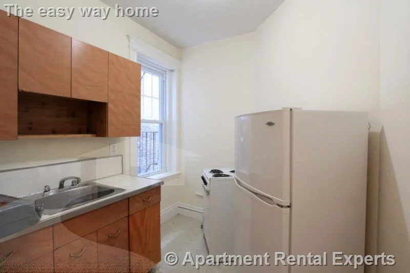 1 bed, 1 bath apartment for rent at 29 Park Dr Unit 19, Fenway — photo 4 of 9
