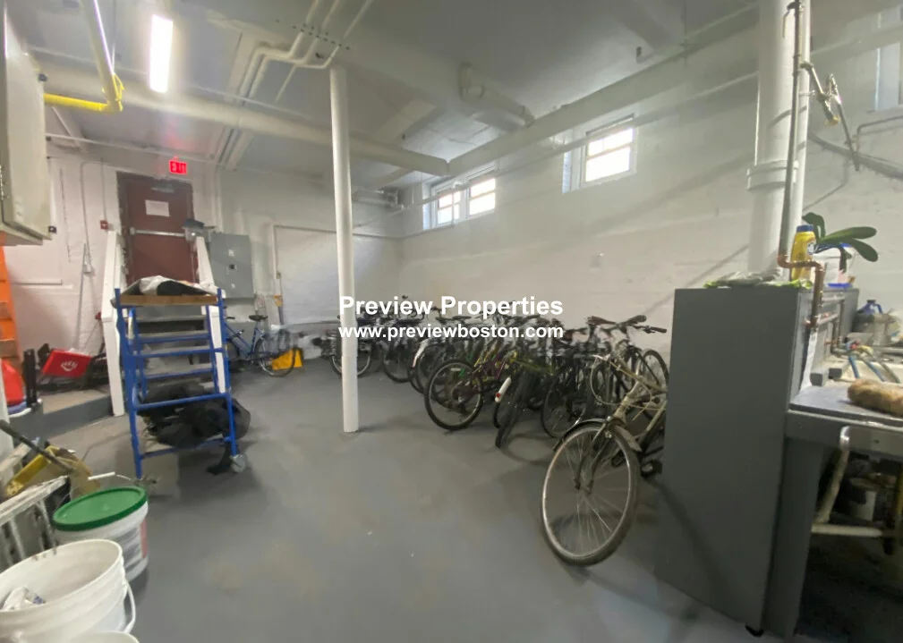Studio bed, 1 bath apartment for rent at 29 Park Dr Unit 1P, Fenway — photo 7 of 7