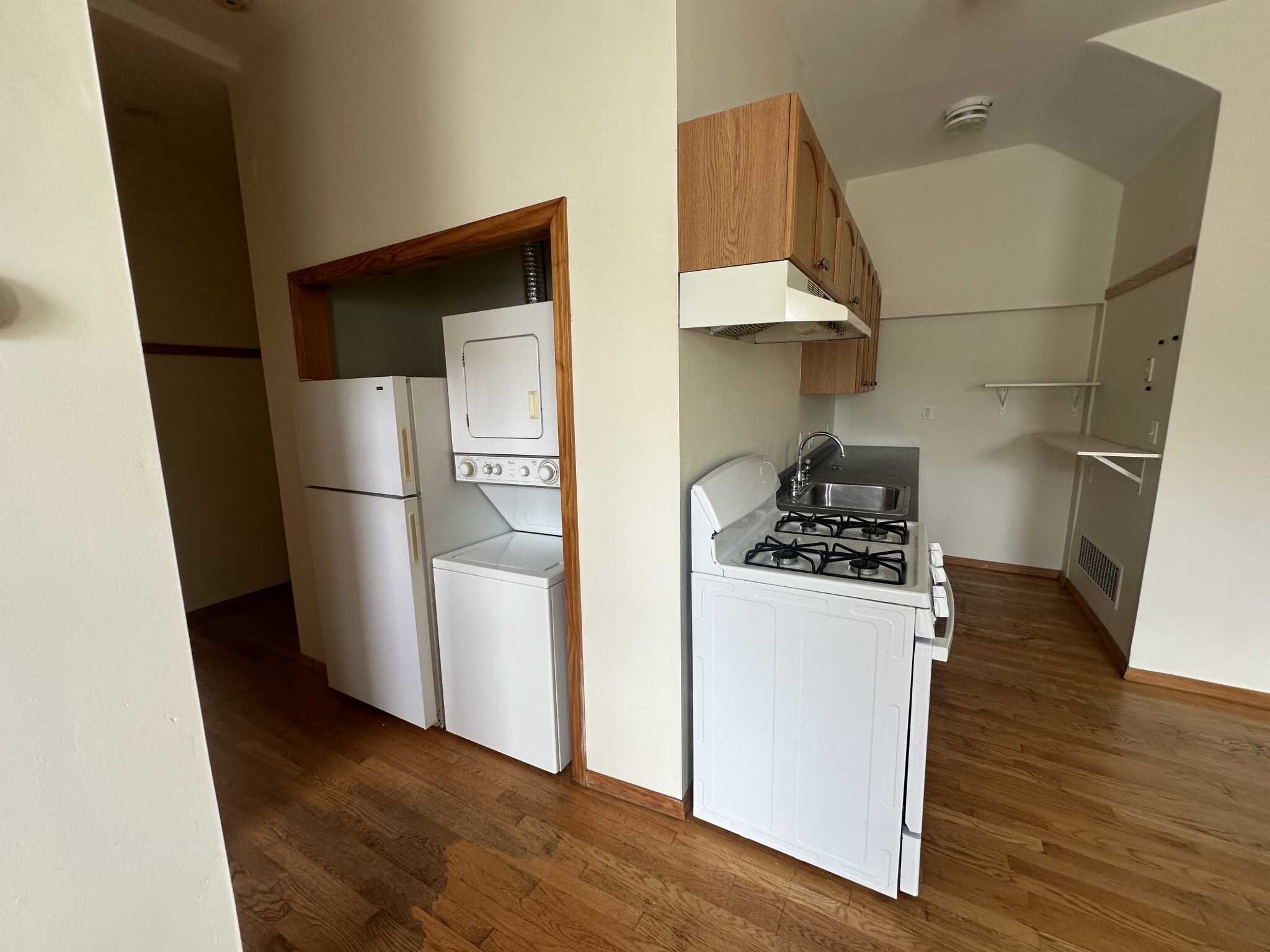 2 bed, 1 bath apartment for rent at 29 Park St Unit 1, Ward Two — photo 4 of 17