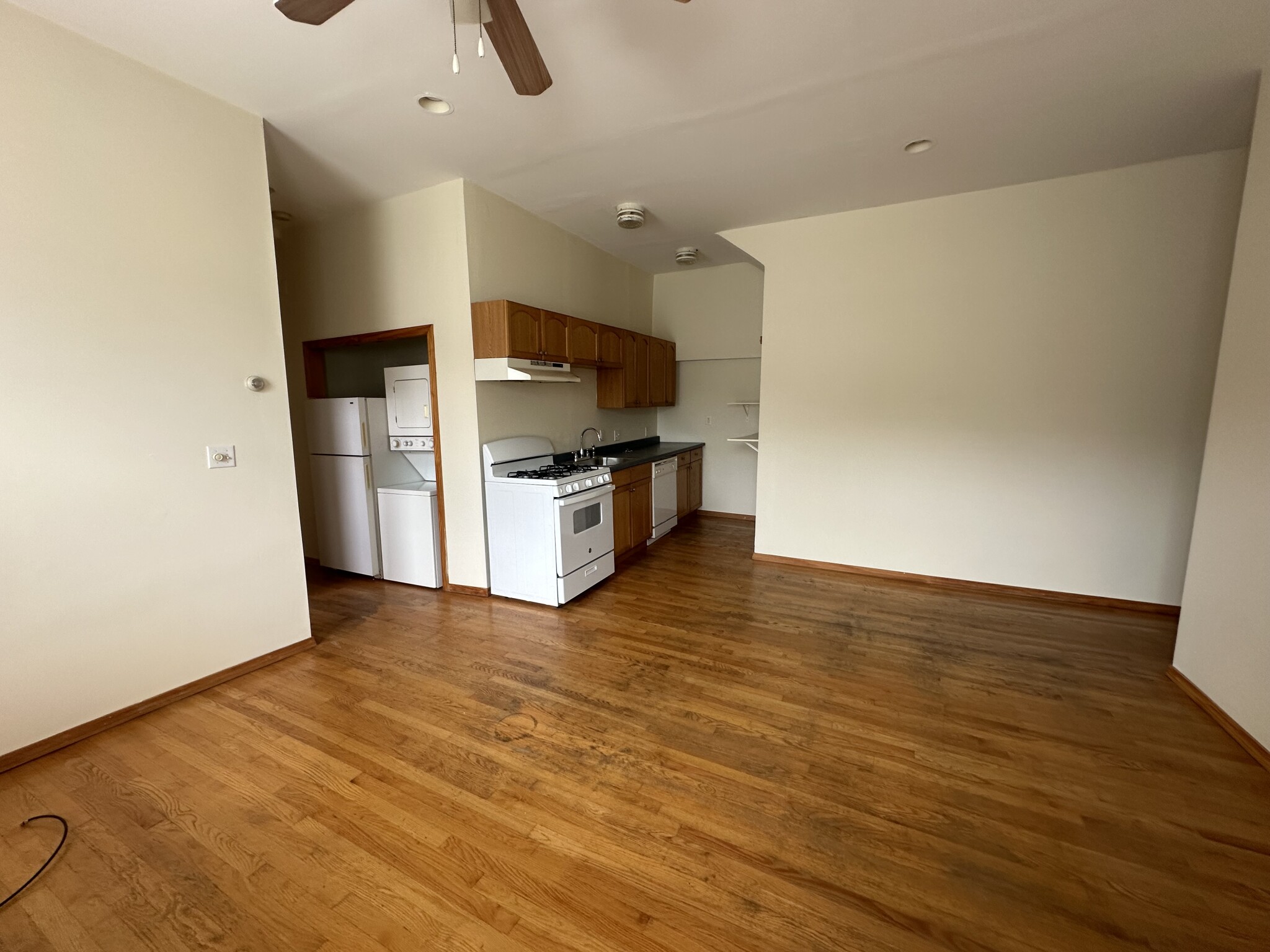 2 bed, 1 bath apartment for rent at 29 Park St Unit 1, Ward Two — photo 3 of 17