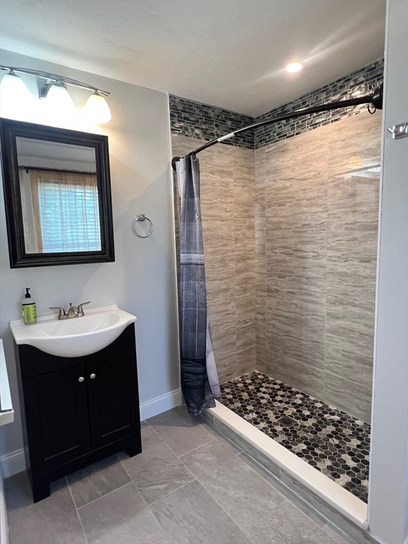3 bed, 2 bath apartment for rent at 29 Peacevale Unit 2, Dorchester — photo 14 of 18