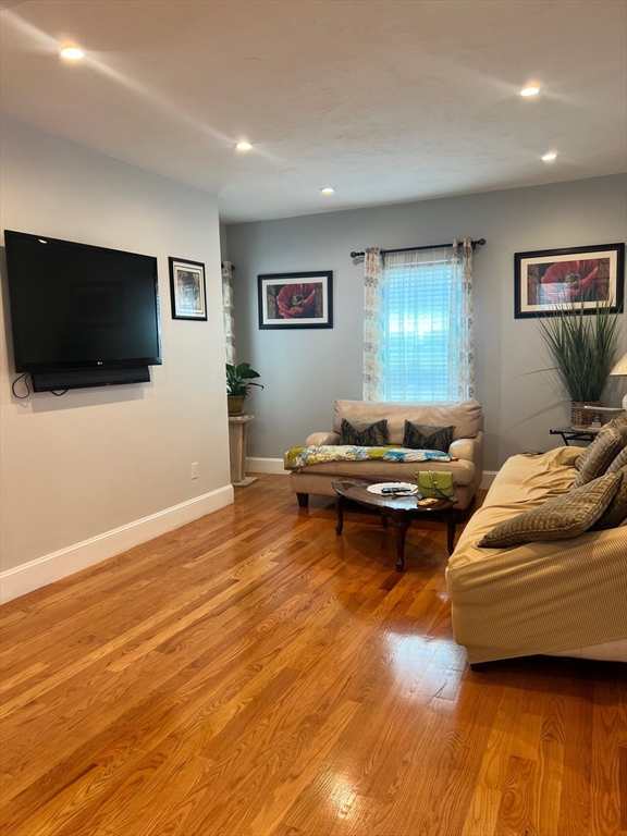 3 bed, 2 bath apartment for rent at 29 Peacevale Unit 2, Dorchester — photo 10 of 18