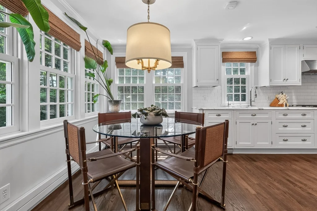 4 bed, 3 bath apartment for rent at 29 Pembroke Rd, Weston — photo 3 of 20