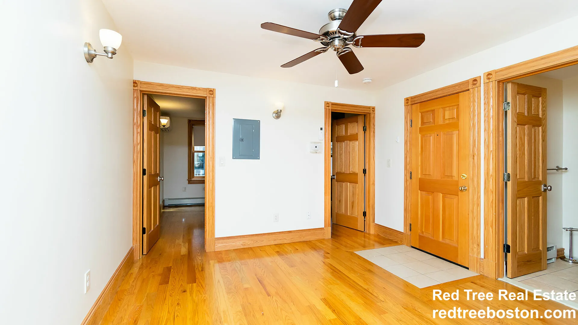 2 bed, 1 bath apartment for rent at 29 Phillips St Unit 3, Beacon Hill — photo 1 of 10