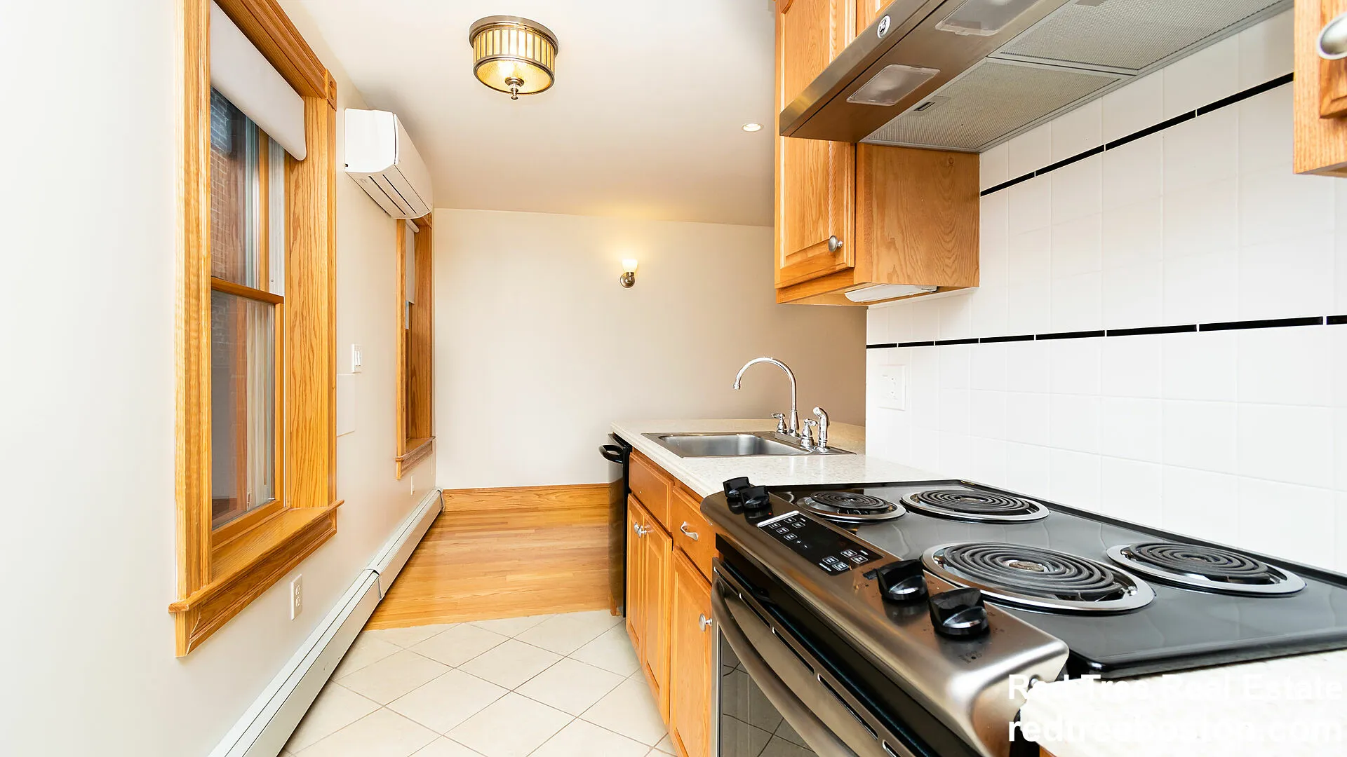 2 bed, 1 bath apartment for rent at 29 Phillips St Unit 3, Beacon Hill — photo 7 of 10