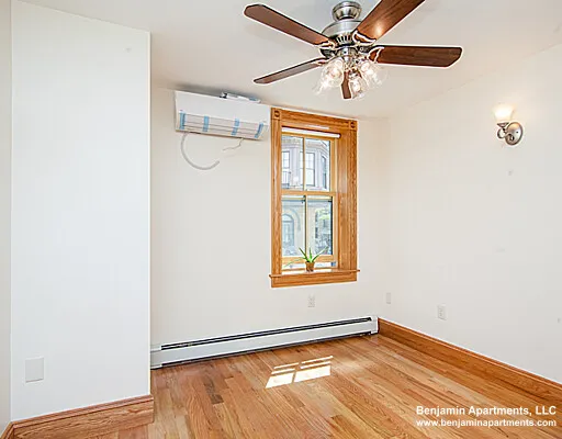 2 bed, 1 bath apartment for rent at 29 Phillips St Unit 4, Beacon Hill — photo 3 of 6