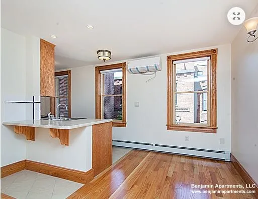 2 bed, 1 bath apartment for rent at 29 Phillips St Unit 4, Beacon Hill — photo 2 of 6