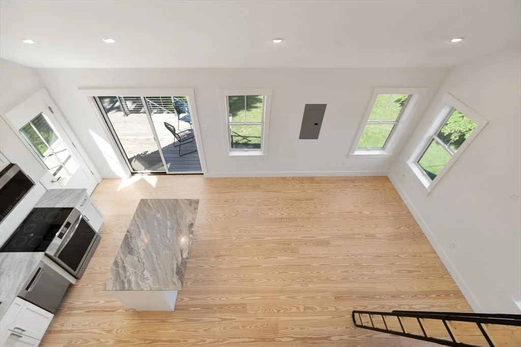1 bed, 1 bath apartment for rent at 29 Pigeon Hill St Unit 0, Rockport — photo 15 of 25