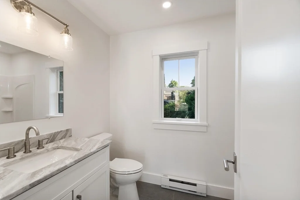 1 bed, 1 bath apartment for rent at 29 Pigeon Hill St Unit 0, Rockport — photo 19 of 25
