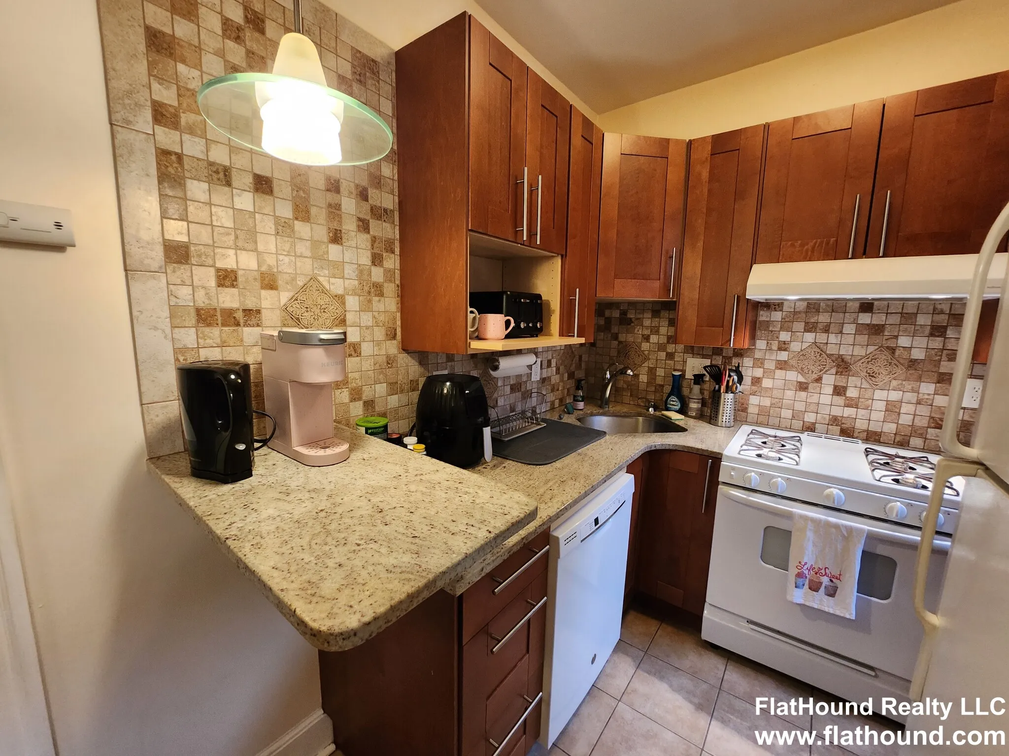 1 bed, 1 bath apartment for rent at 29 Queensberry St Unit 11, Fenway — photo 5 of 14