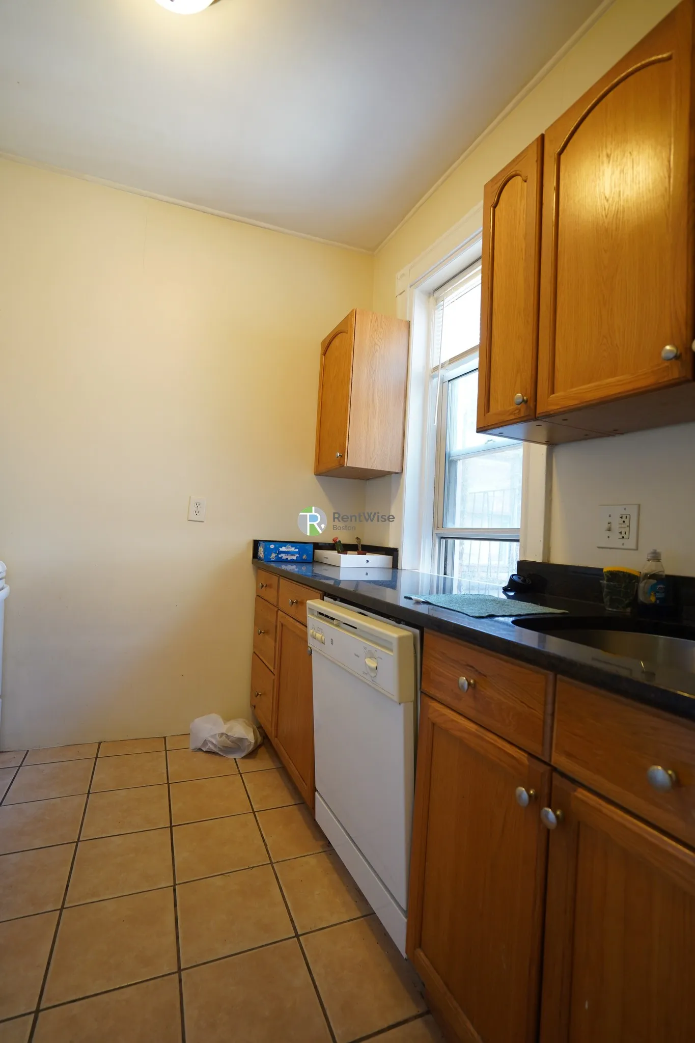 1 bed, 1 bath apartment for rent at 29 Queensberry St Unit 17, Fenway — photo 5 of 11
