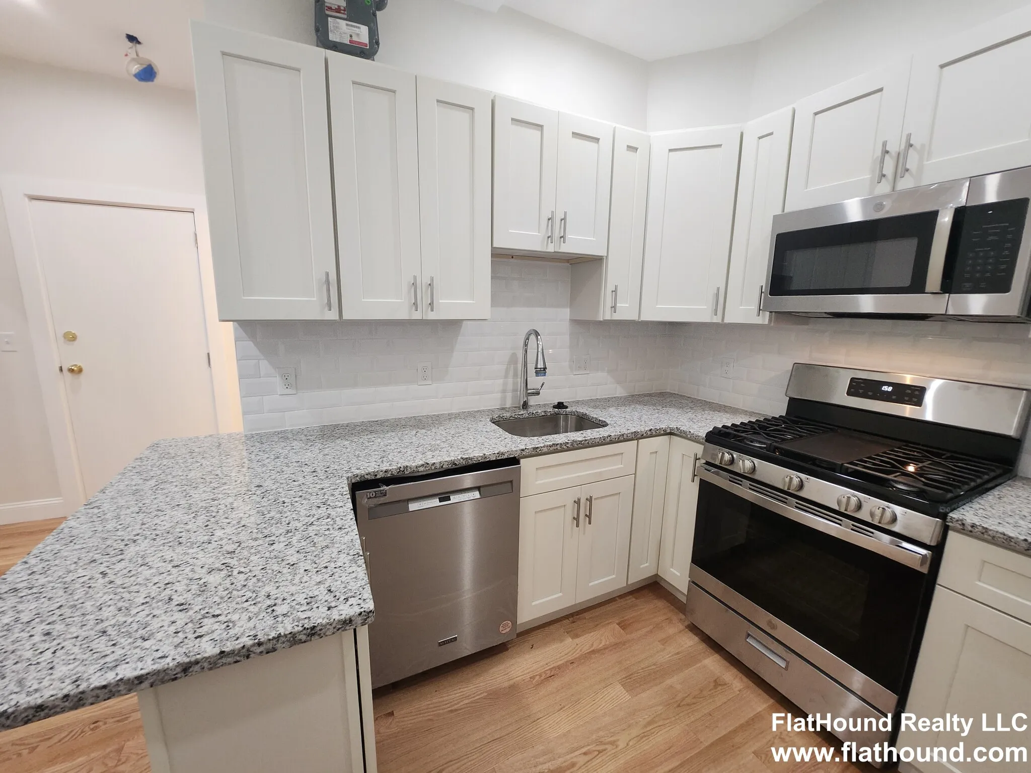 Studio bed, 1 bath apartment for rent at 29 Queensberry St Unit 2, Fenway — photo 9 of 13