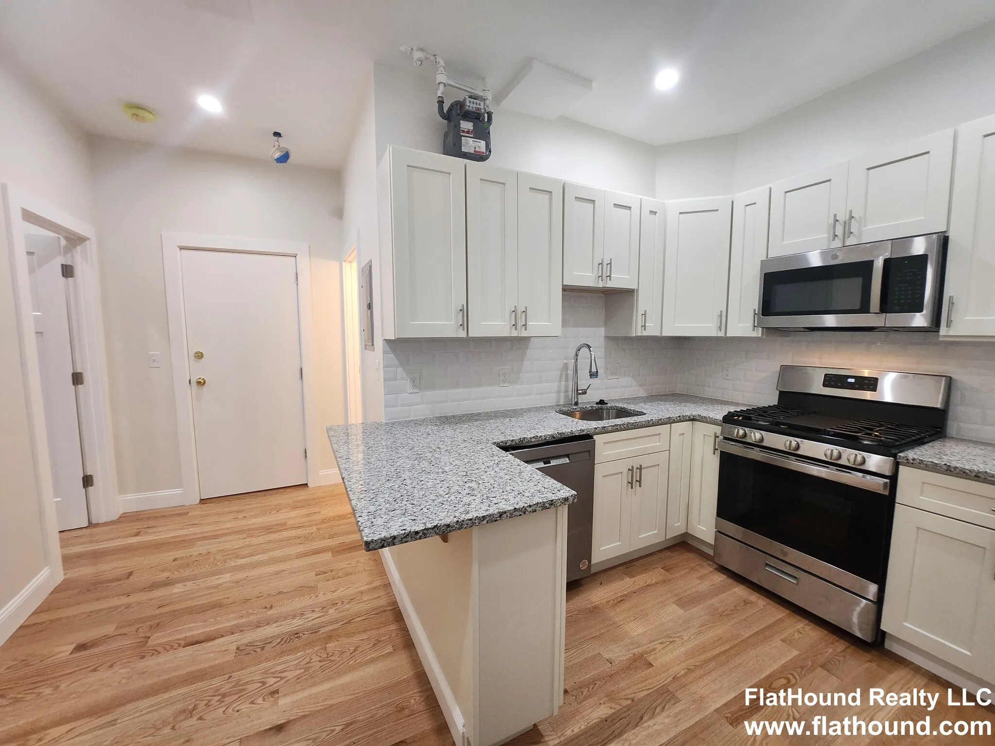 Studio bed, 1 bath apartment for rent at 29 Queensberry St Unit 2, Fenway — photo 6 of 13